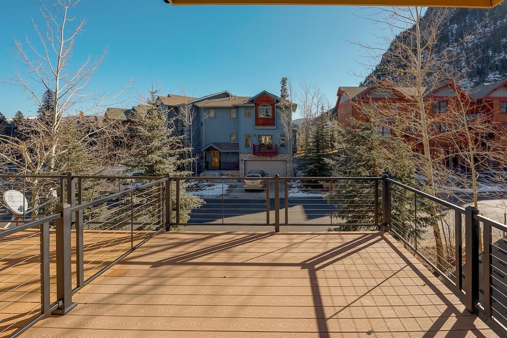 Streamside 333B view 5