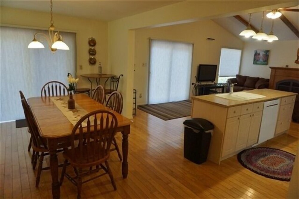 457 Lake St Peter 3 Bedroom Cottage
