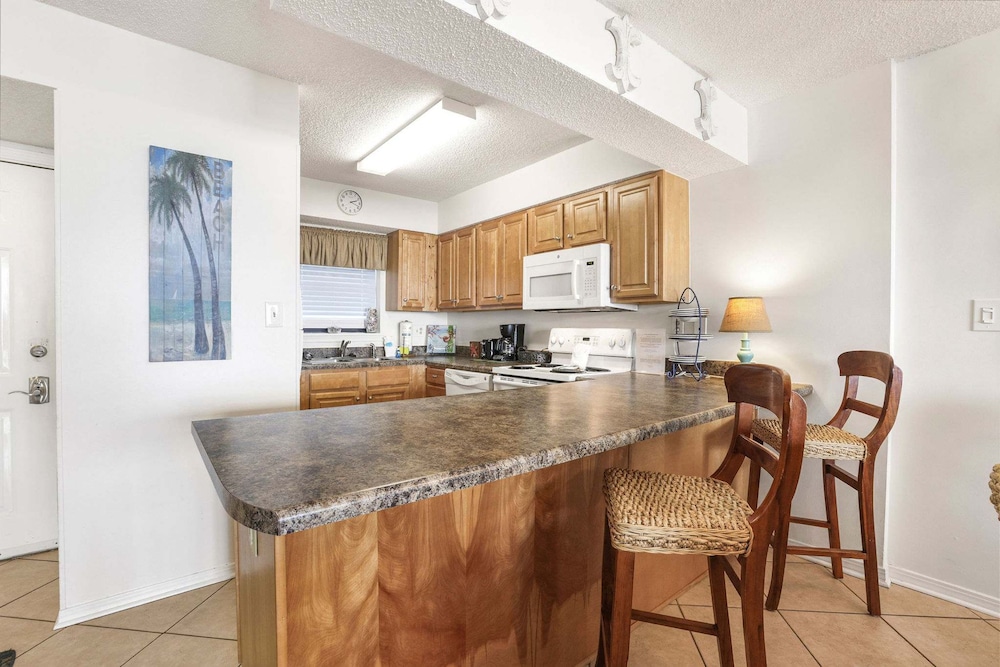 Seaside Beach 5417- Two Bedrooms Waterfront Condo With Pool Sauna Amazing Ocean View Balcony