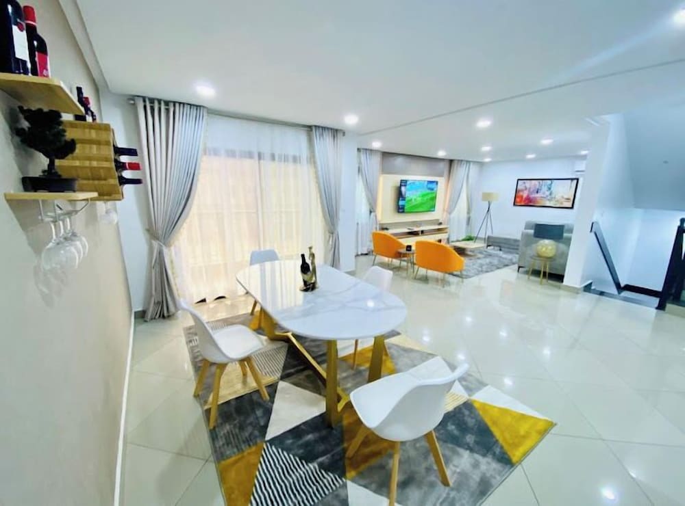 Camille's Luxury Apartment