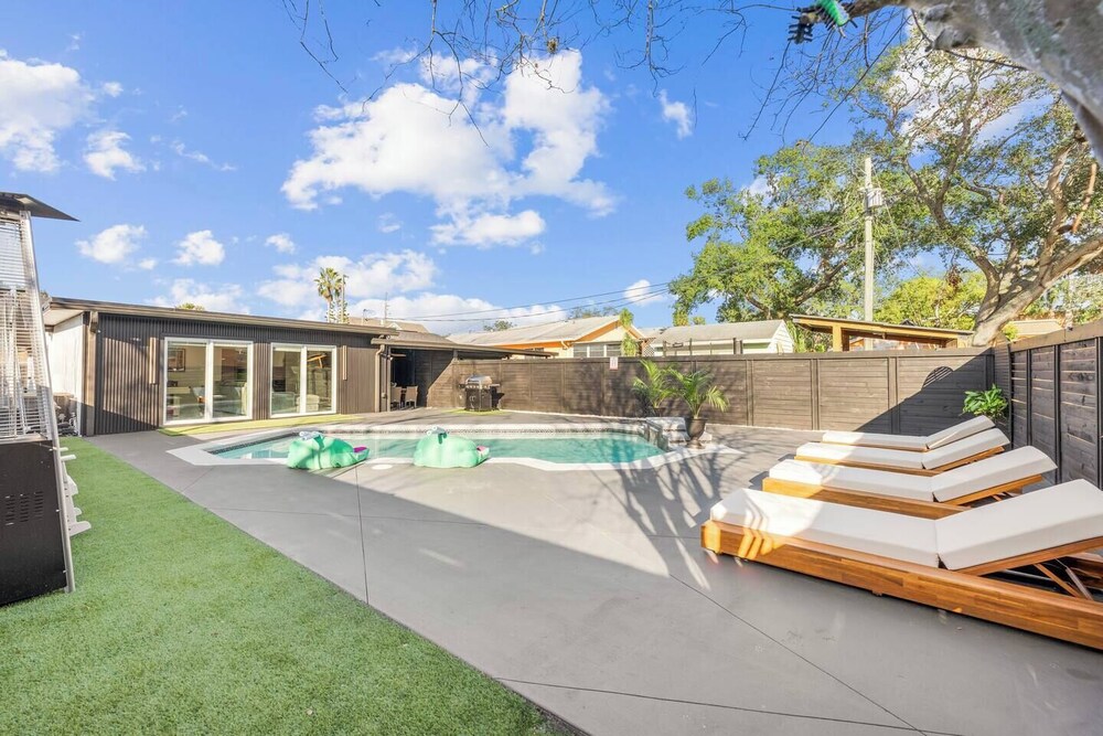 Luxury poolside paradise