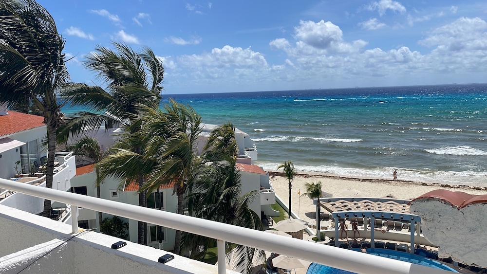 Beach front-Ocean View Studio -Hotel Sunset Fishermen condo 344/C