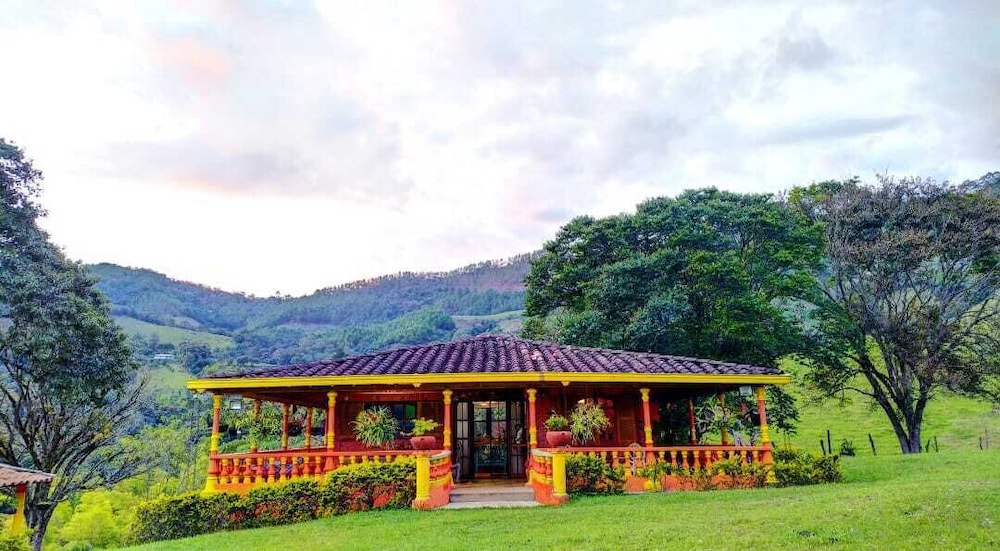 Hotel Finca Los Laureles - Image 1