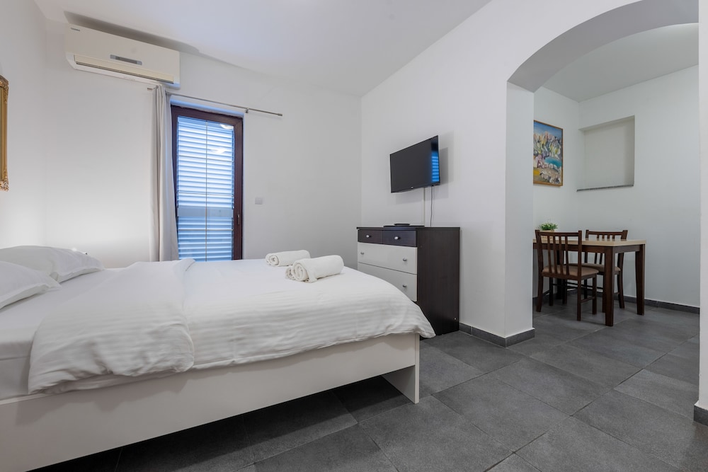 Aparthotel Plat
