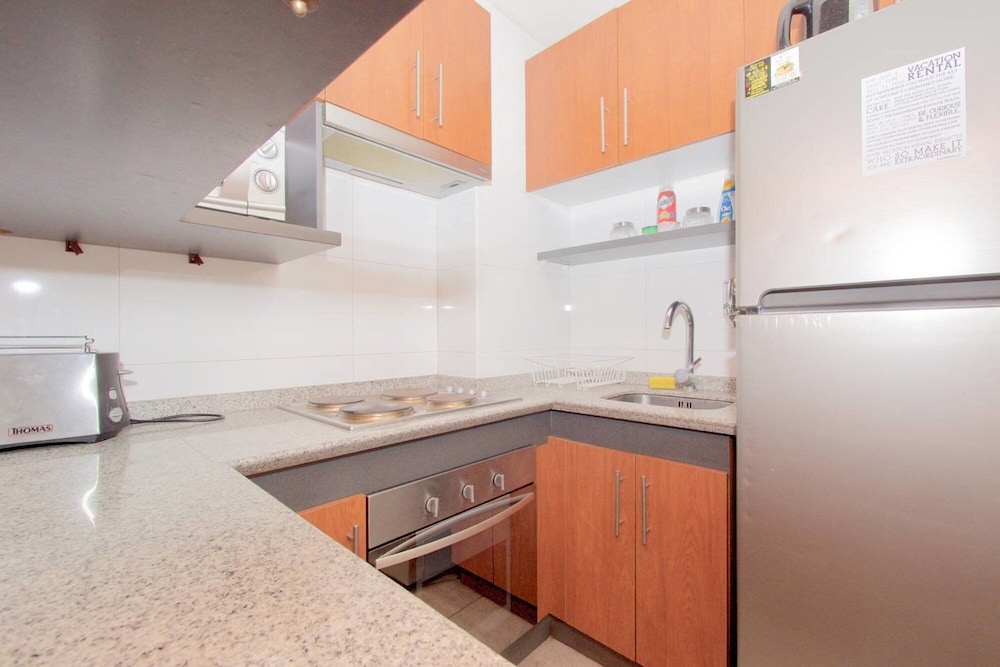 Bellavista Blanc 1BR - w Parking AC Terrace