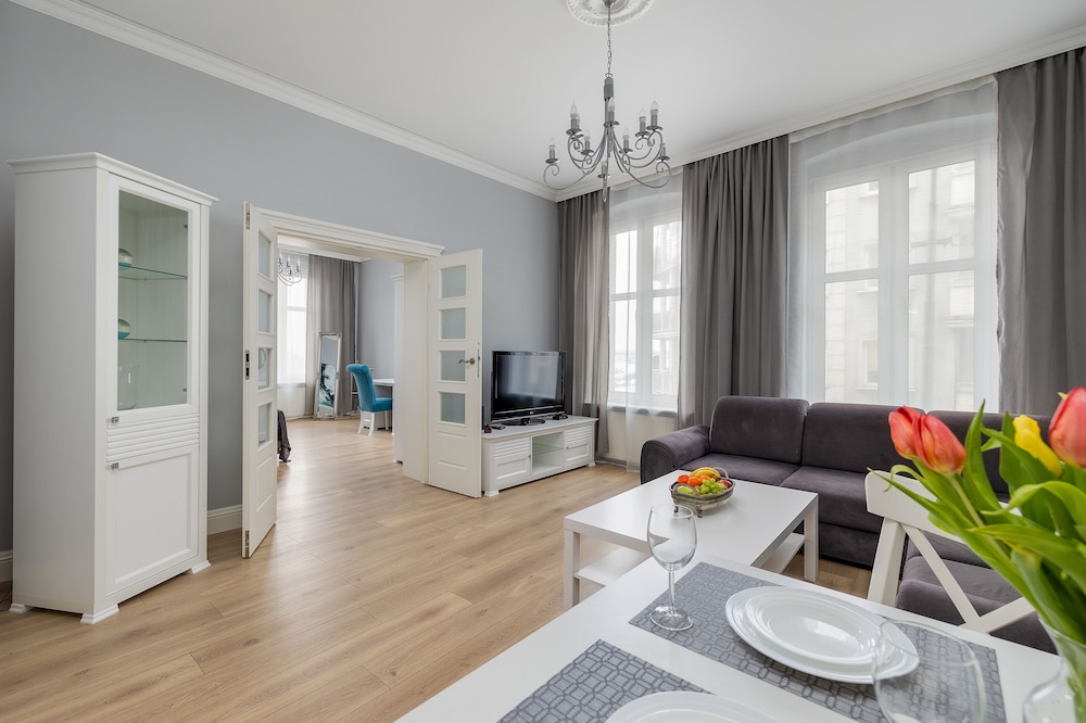 Luxury Apartment in Szczecin by Renters