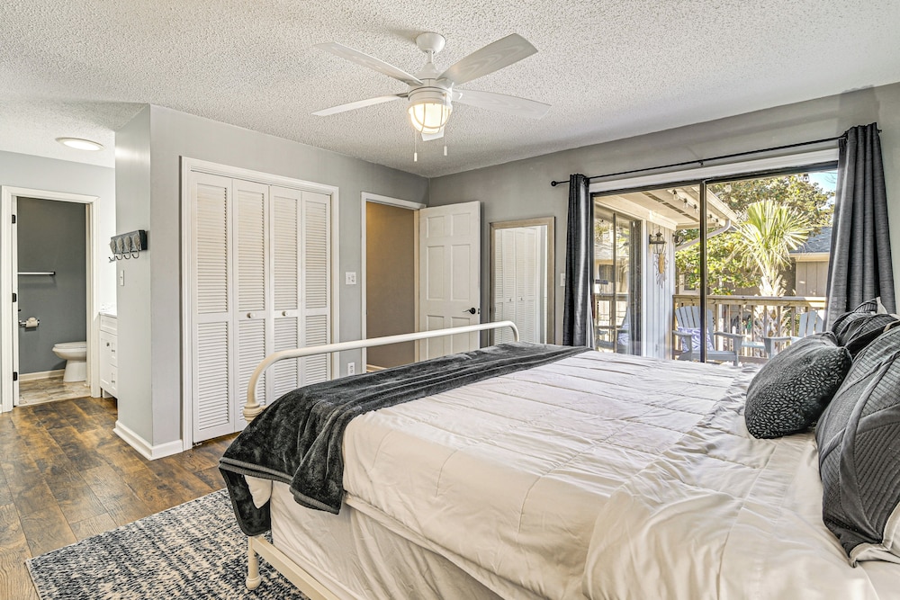 1 Mi to Broadway at the Beach: Home w/ Large Yard!