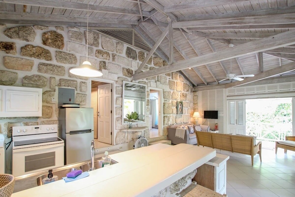 Charming 2-Bed Cottage By Beach by BSL Rentals