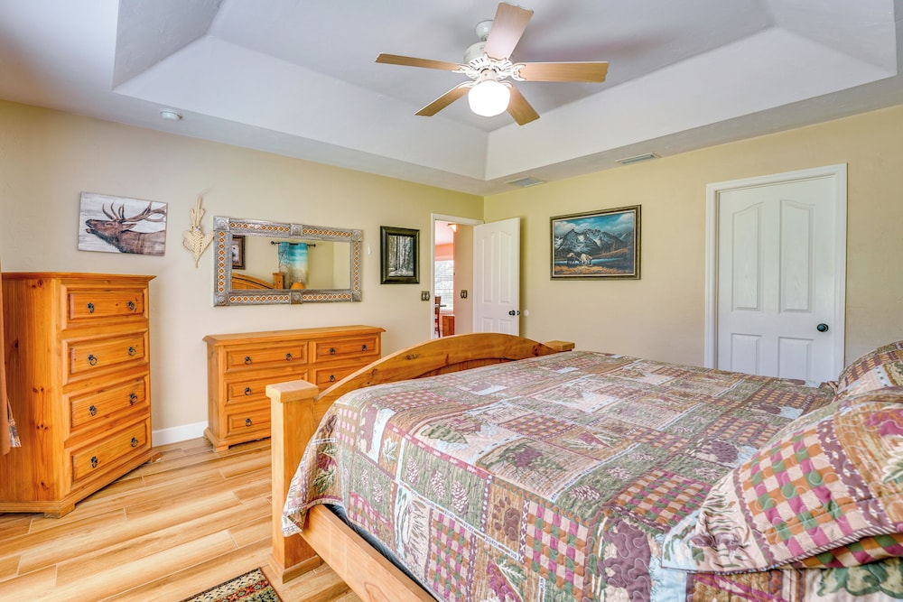 Welcoming Home w/ Yard on 20 Acres in High Springs
