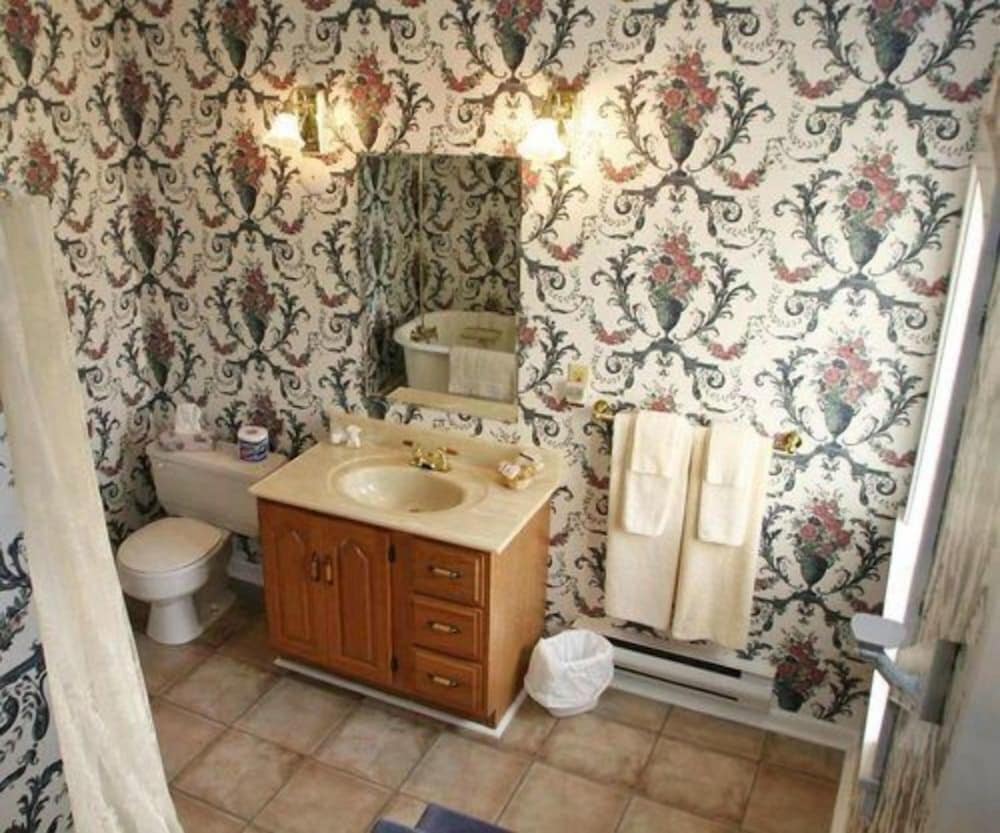Hillsdale House Inn