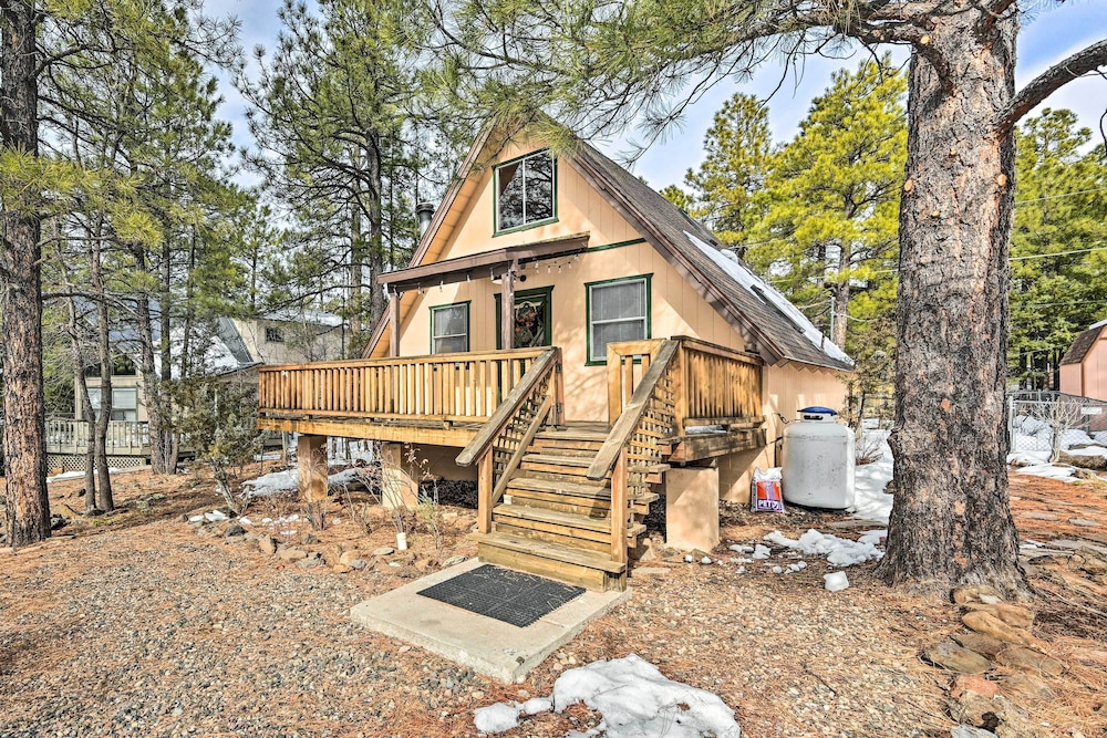 Deck & Grill: A-frame Cabin in Munds Park!