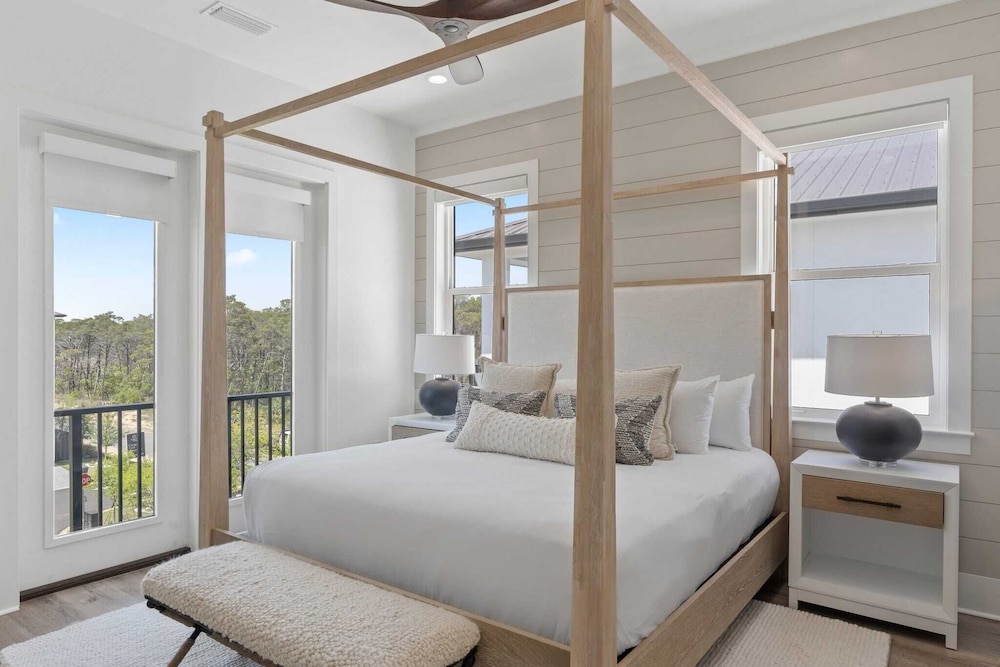 Pool, Hot Tub, Firepit, Walk to Beach Near Gulf Place