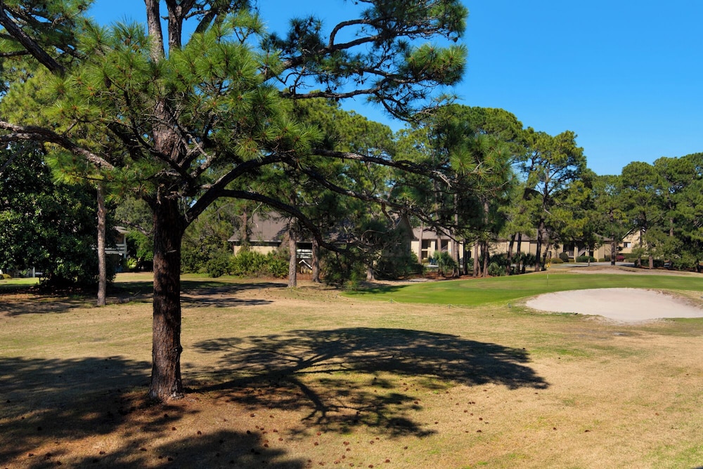 Sleeps 8 w/ Resort Pools, Tennis, Golf & Beach Access + Attraction Tickets!