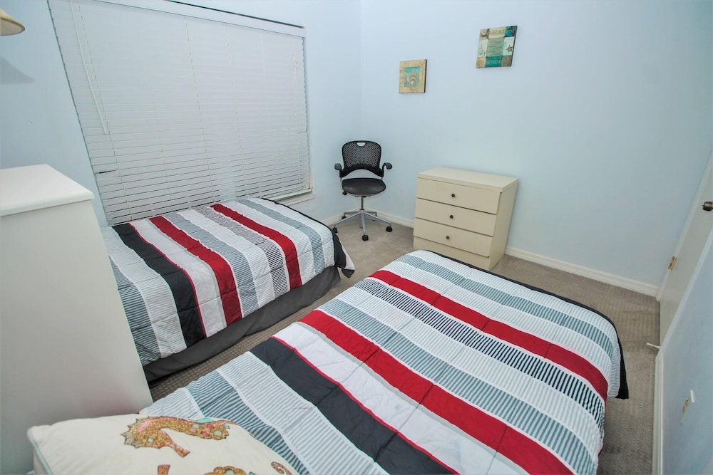 Point East 301