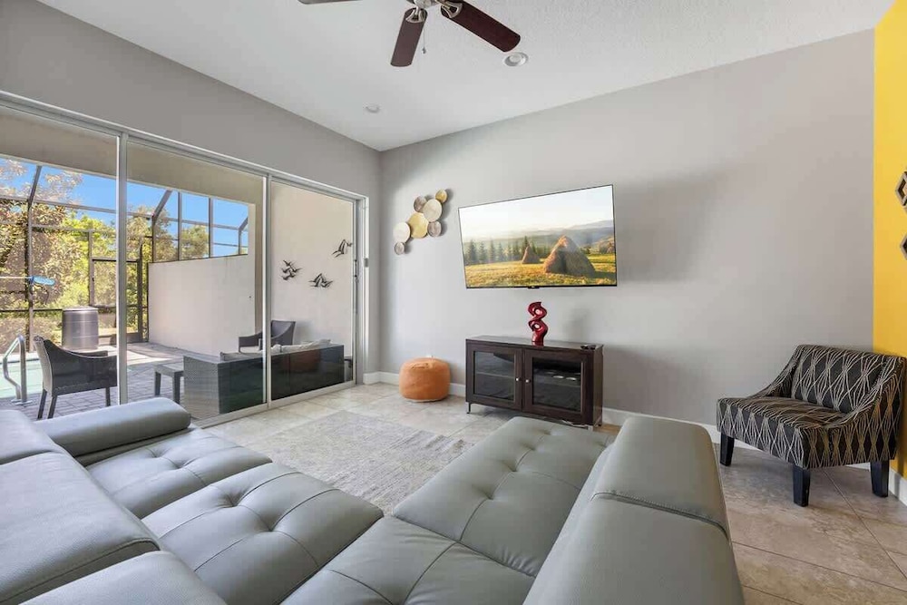 Comfortable Vacation Home up to 10 People