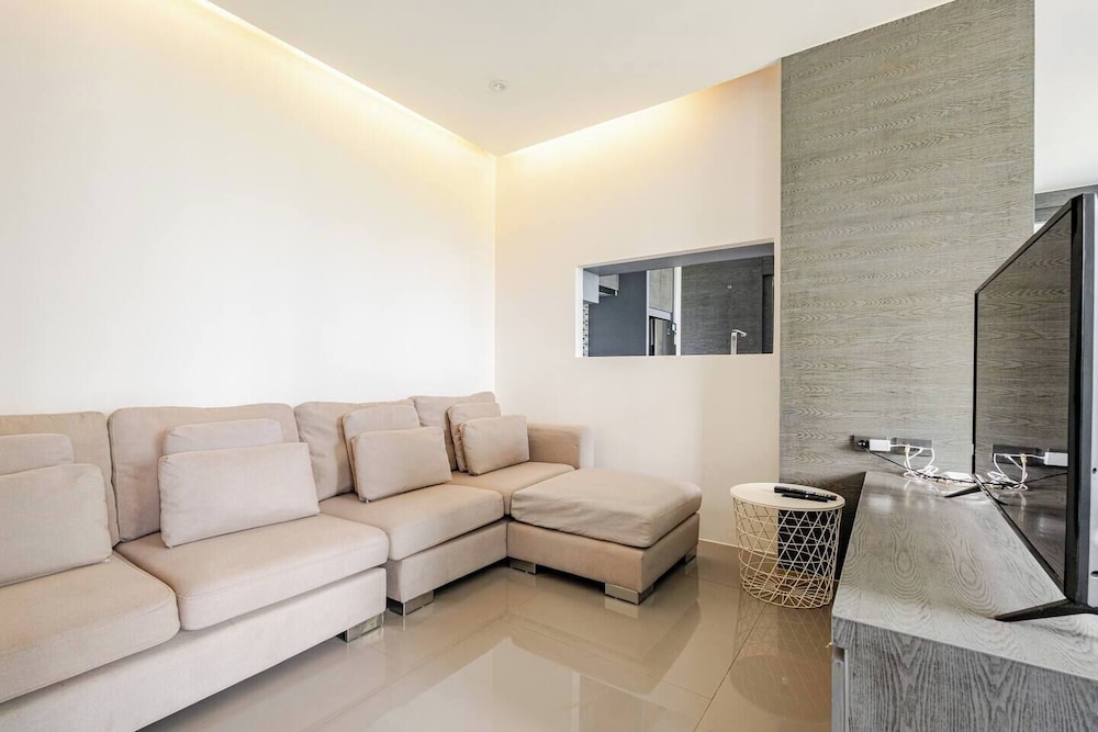 Citygate B307/8 By Villacarte