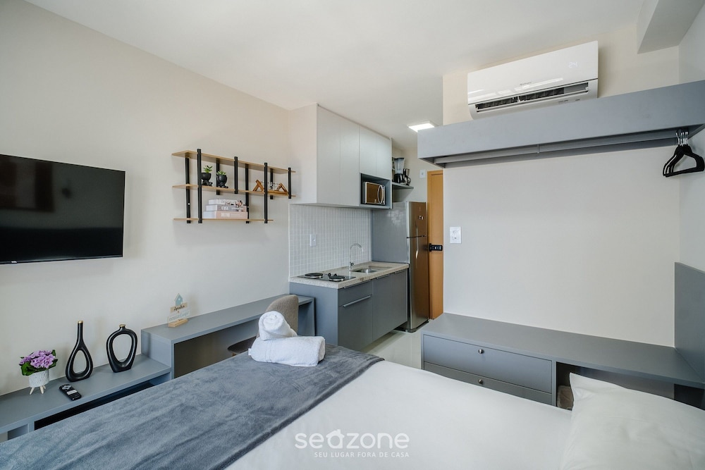 SMT - Building 750m From the Beach in Salvador