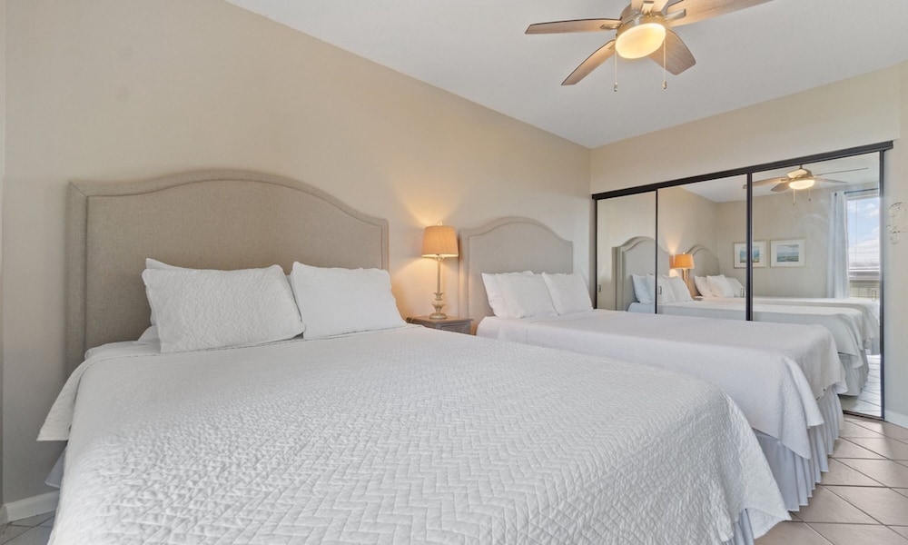 Pelican Pointe 1203