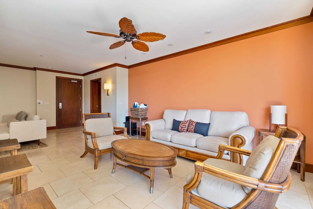 Beachfront Condo at Beach Villas at Ko Olina Hale Hoaloha by Avantstay