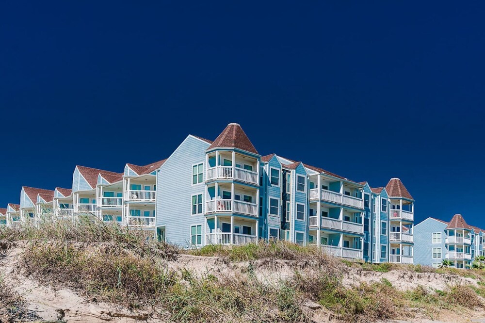Great Views Heated Pools Hot Tubs Easy Beach Access