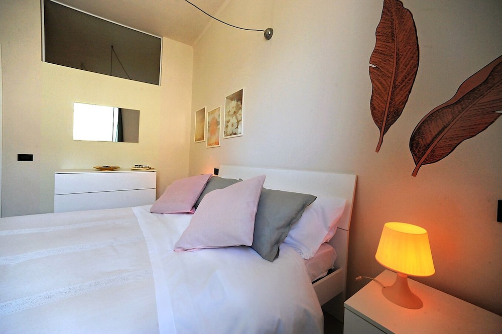 Modern Apartment in Lingotto area view 4