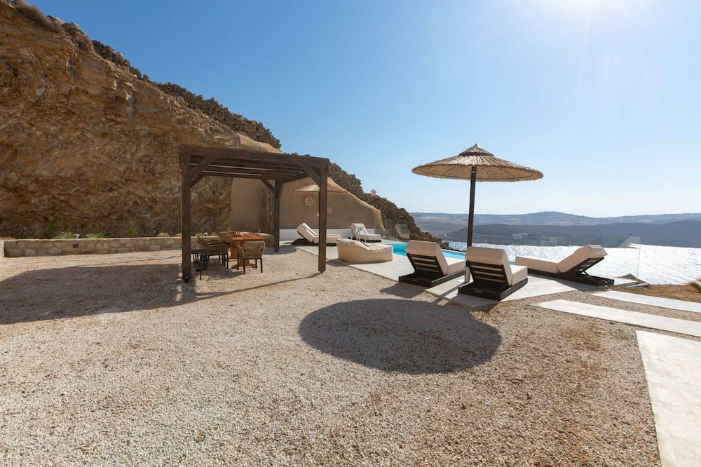 Apellon Mykonos Luxury Seaview Retreat