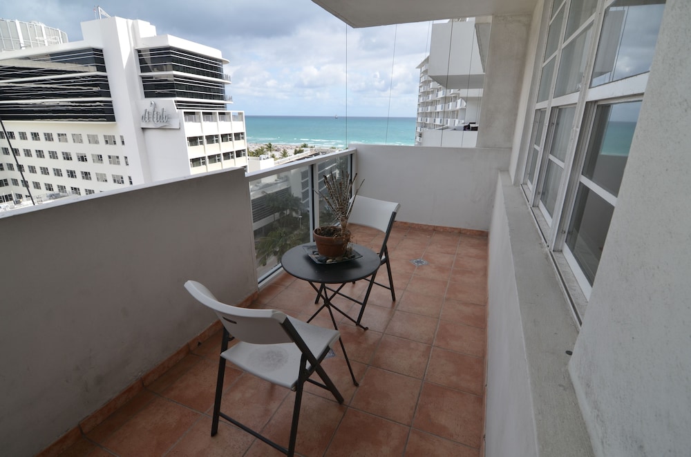 Riviera Luxury Living at the Decoplage