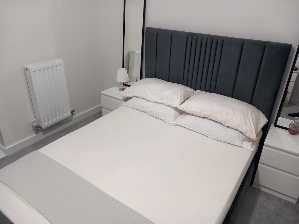 Tranquil Loughton Apartment Retreat