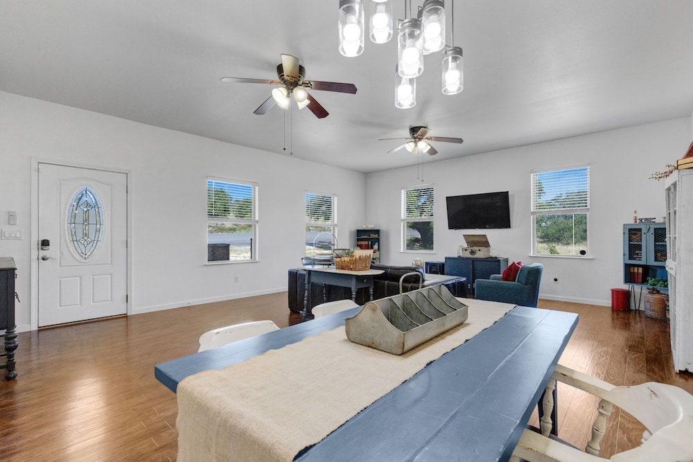 Hill Country Relaxstation Getaway