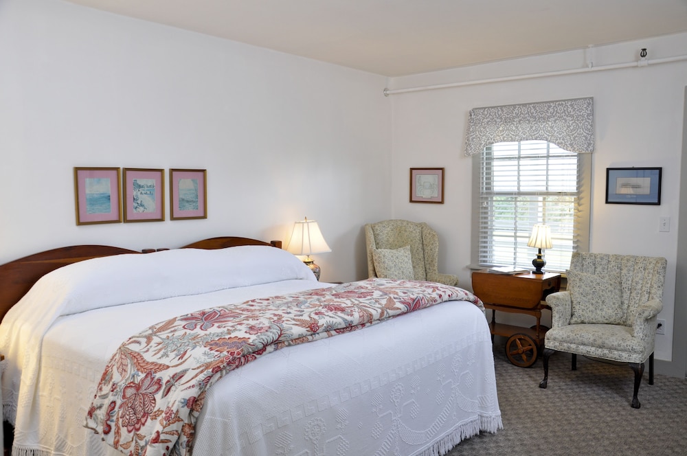The First Colony Inn