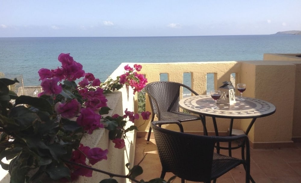 Asterias Studios Apartments