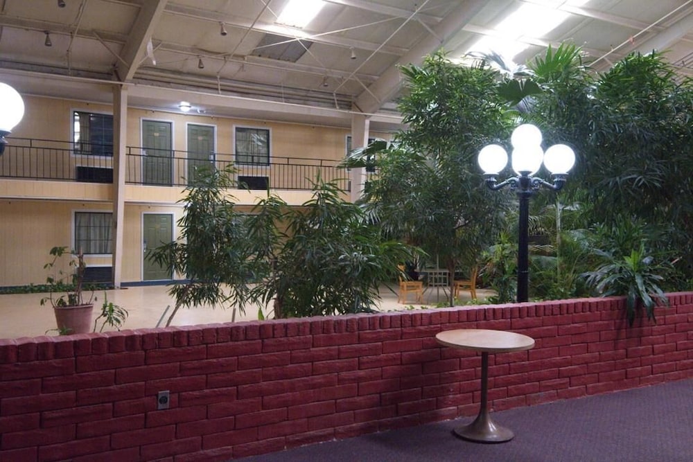 Econo Lodge Elk City