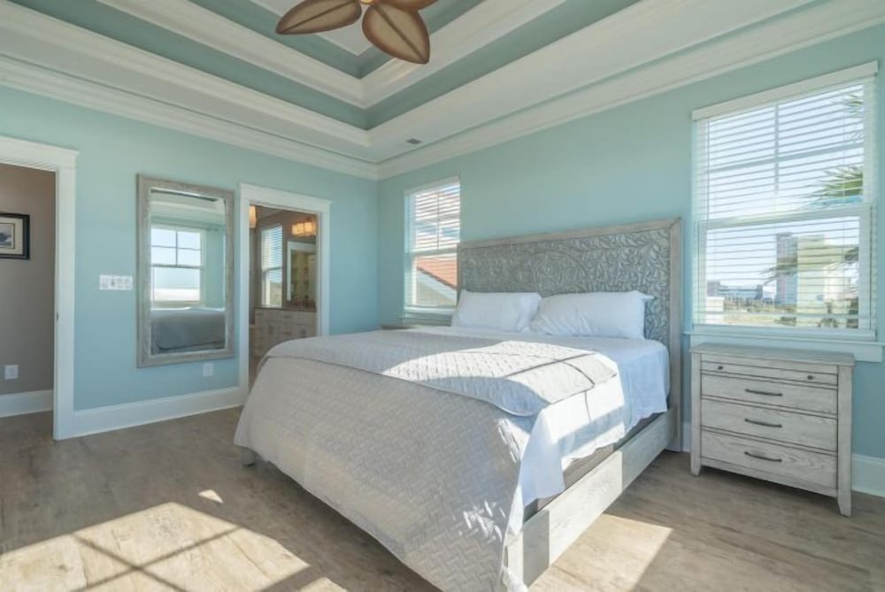 Baileys Blue Ocean View