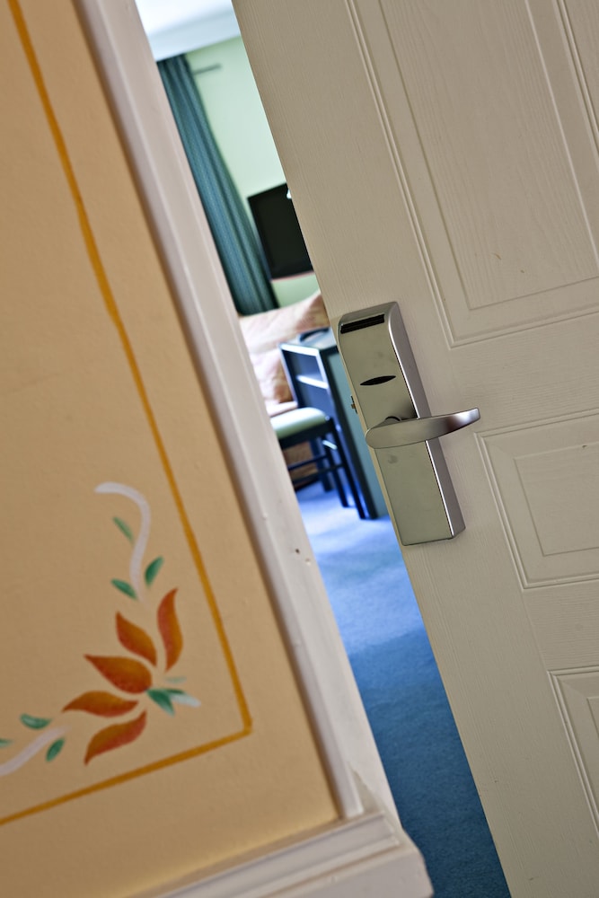 Brides-les-Bains Vacations - Hotel Athena - Property Image 8