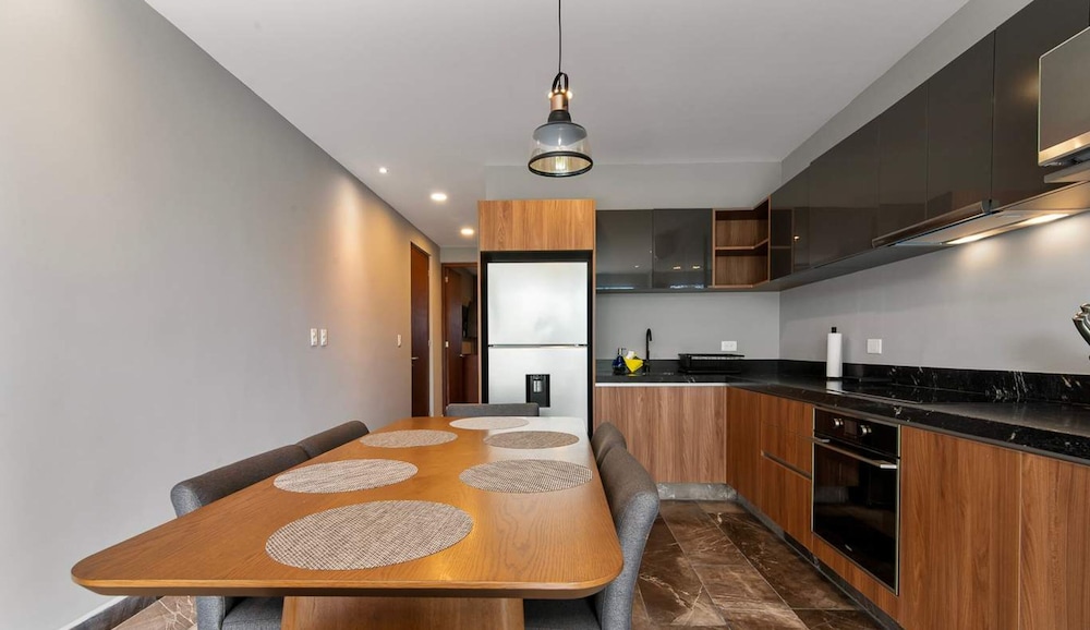 Modern 1 Bedroom Apartment With Luxury Amenities at Paramar Black by Waves