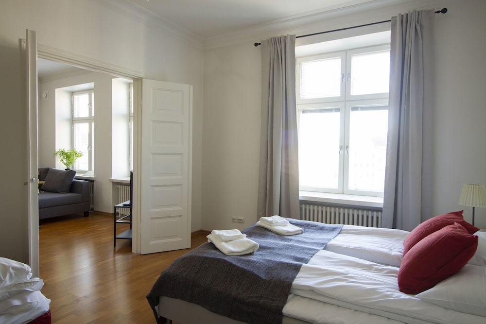 2ndhomes Stunning Top Floor Residence with 2BR & Sauna