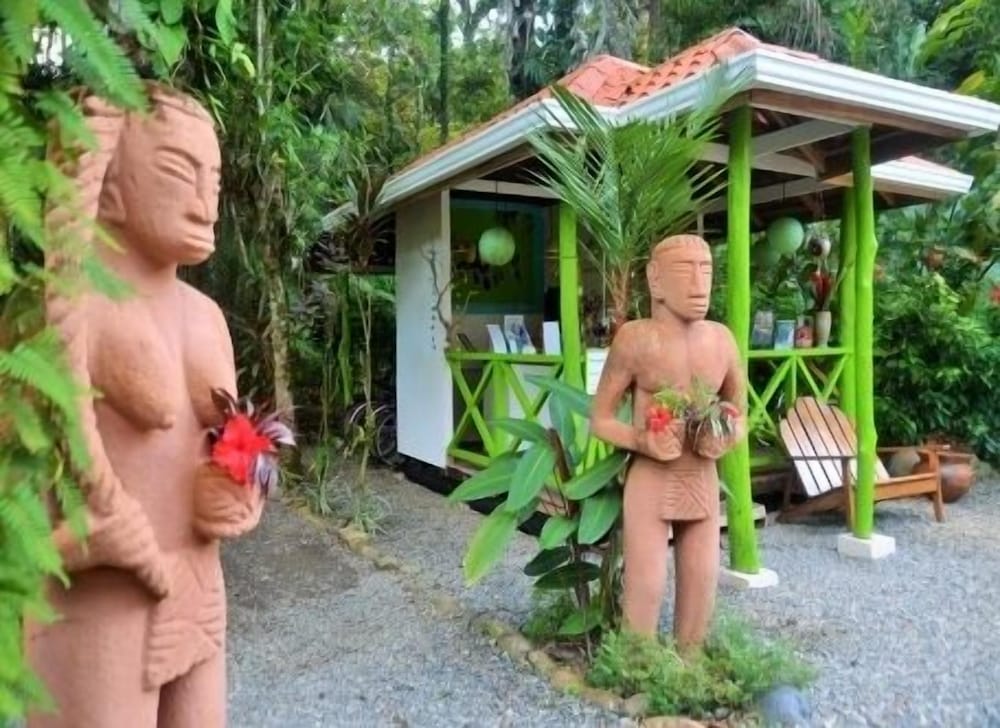 Pachamama Jungle River Lodge