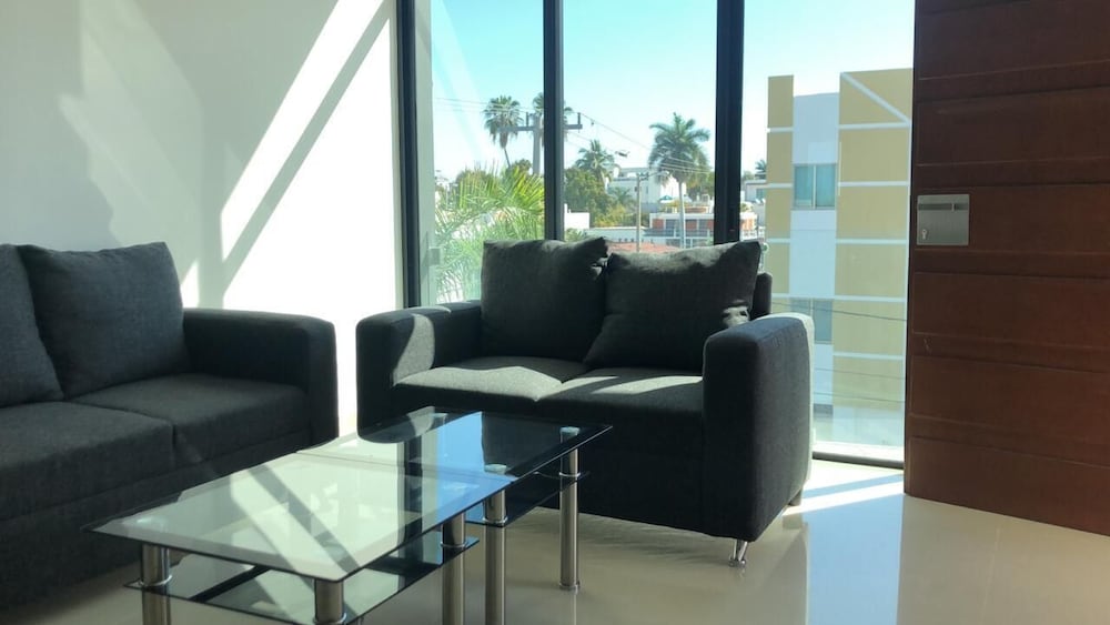 Hotel Apartment One Block From The Sea - C - Image 1