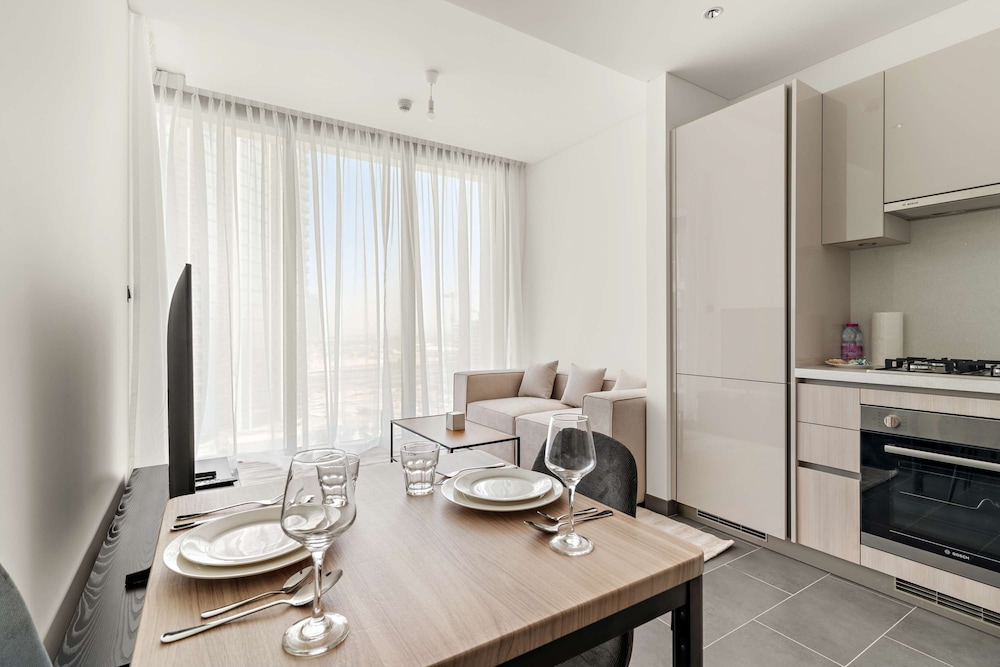 Modern 1BR in The Crest With Pool and gym