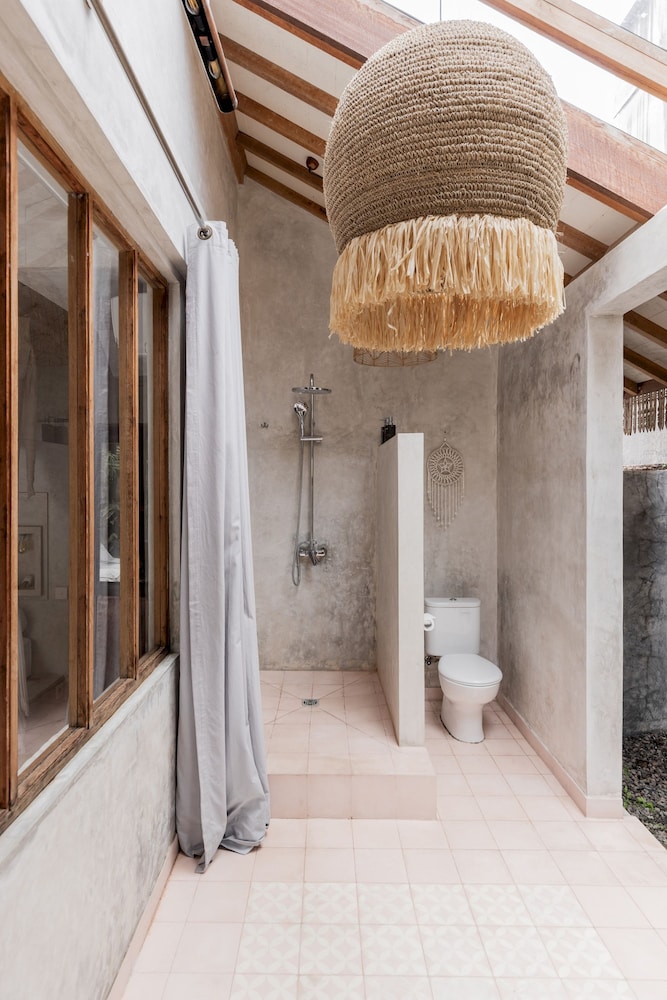 Villa Palm Jari 1 by Alfred in Bali - Architectural 2 Bedroom Pool Villa Berawa Canggu