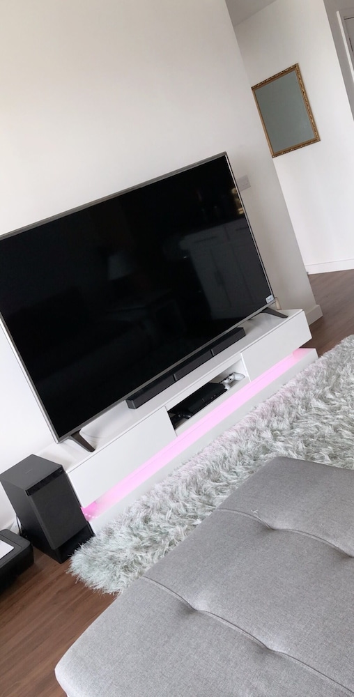 Stunning 1-bed Apartment in London With River View