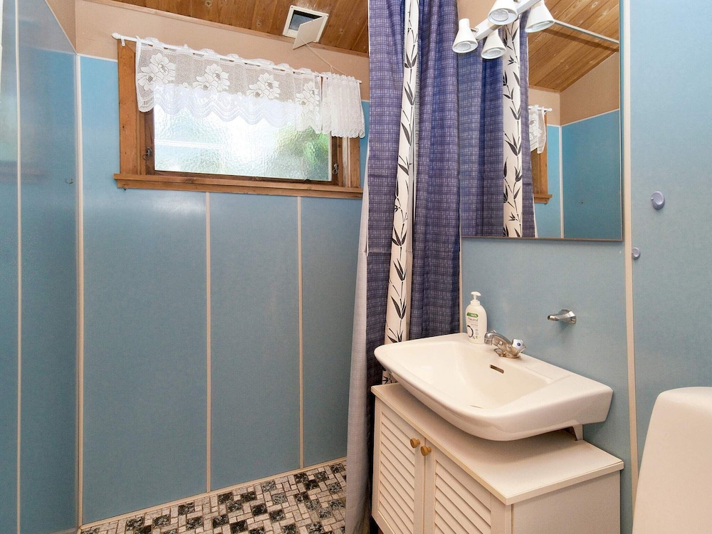Quaint Holiday Home in Hovedstaden near Sea view 2