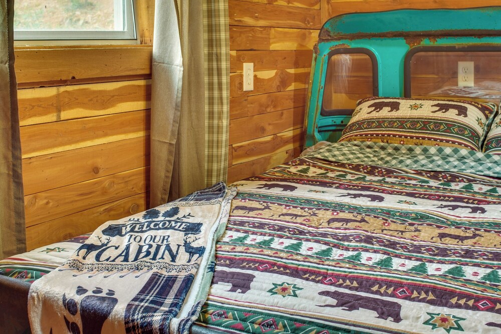 Fish, Hike & More: Ozark Cabin on 300 Acres