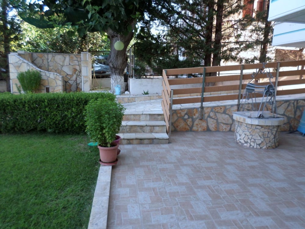 Photo 9