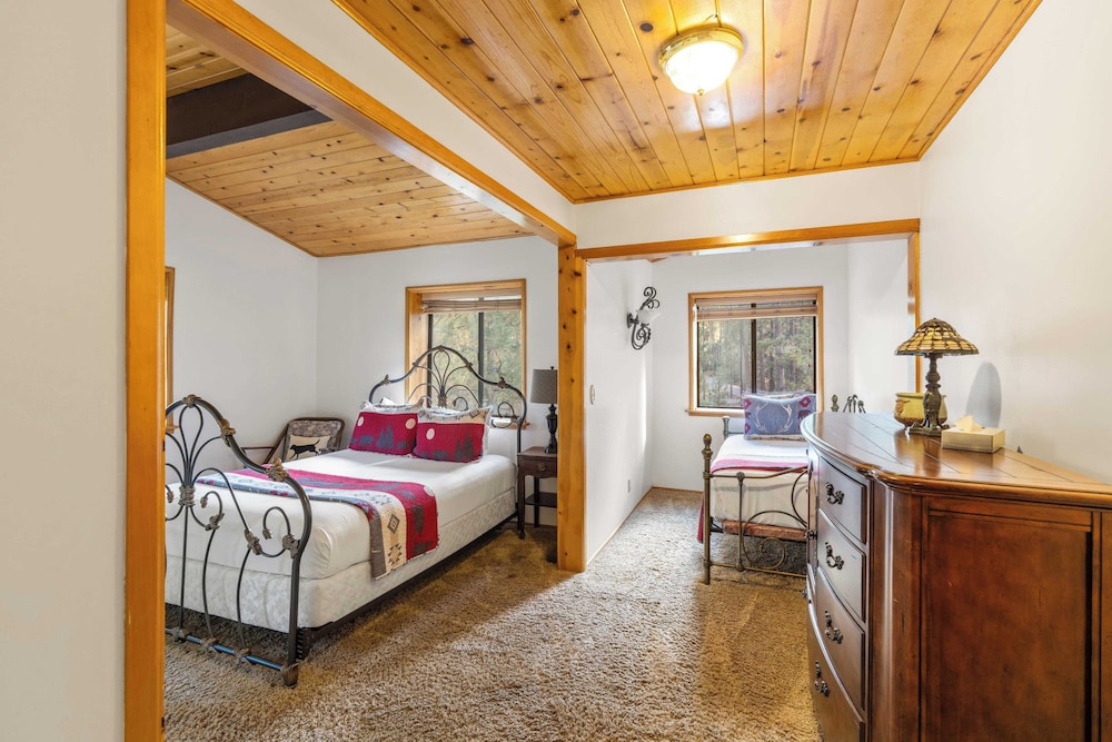 Lakeview Cabin w/ Game Room & Deck Near Ski Slopes & Trails Sleeps 20 Waterview by Avantstay