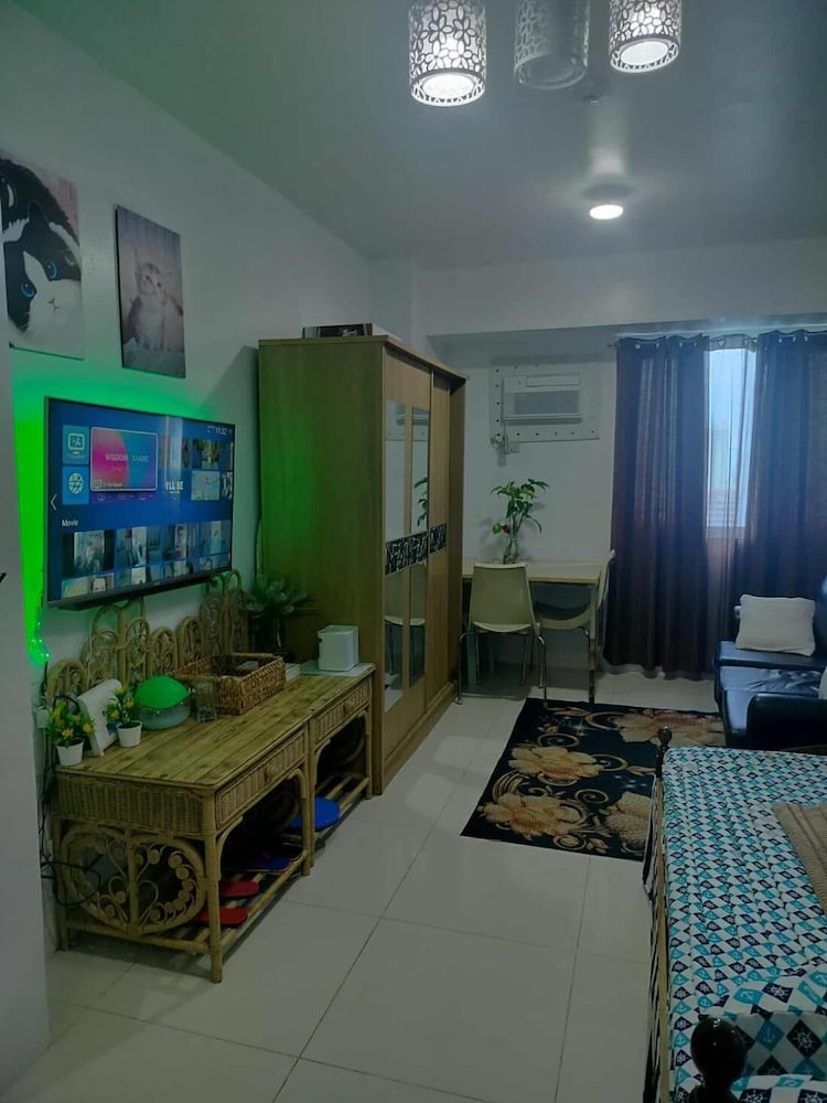 Luxurious Condo in Quezon City With Private Pool and City Views
