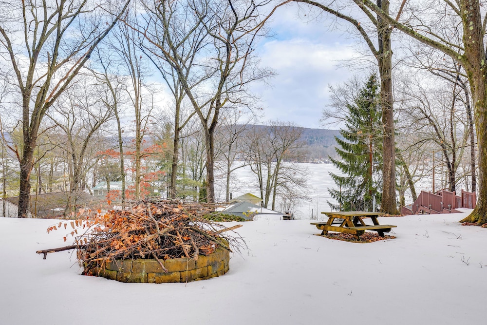 Lakefront Home w/ Private Dock in Alpine!