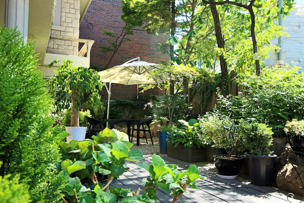 Hi Jun Guesthouse