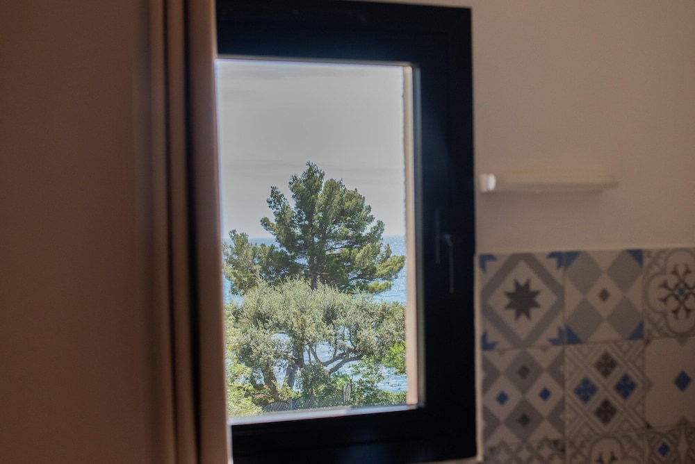 Apartment in Saint-tropez With Beach Access