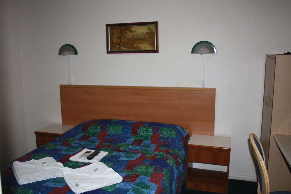 Linwood Lodge Motel